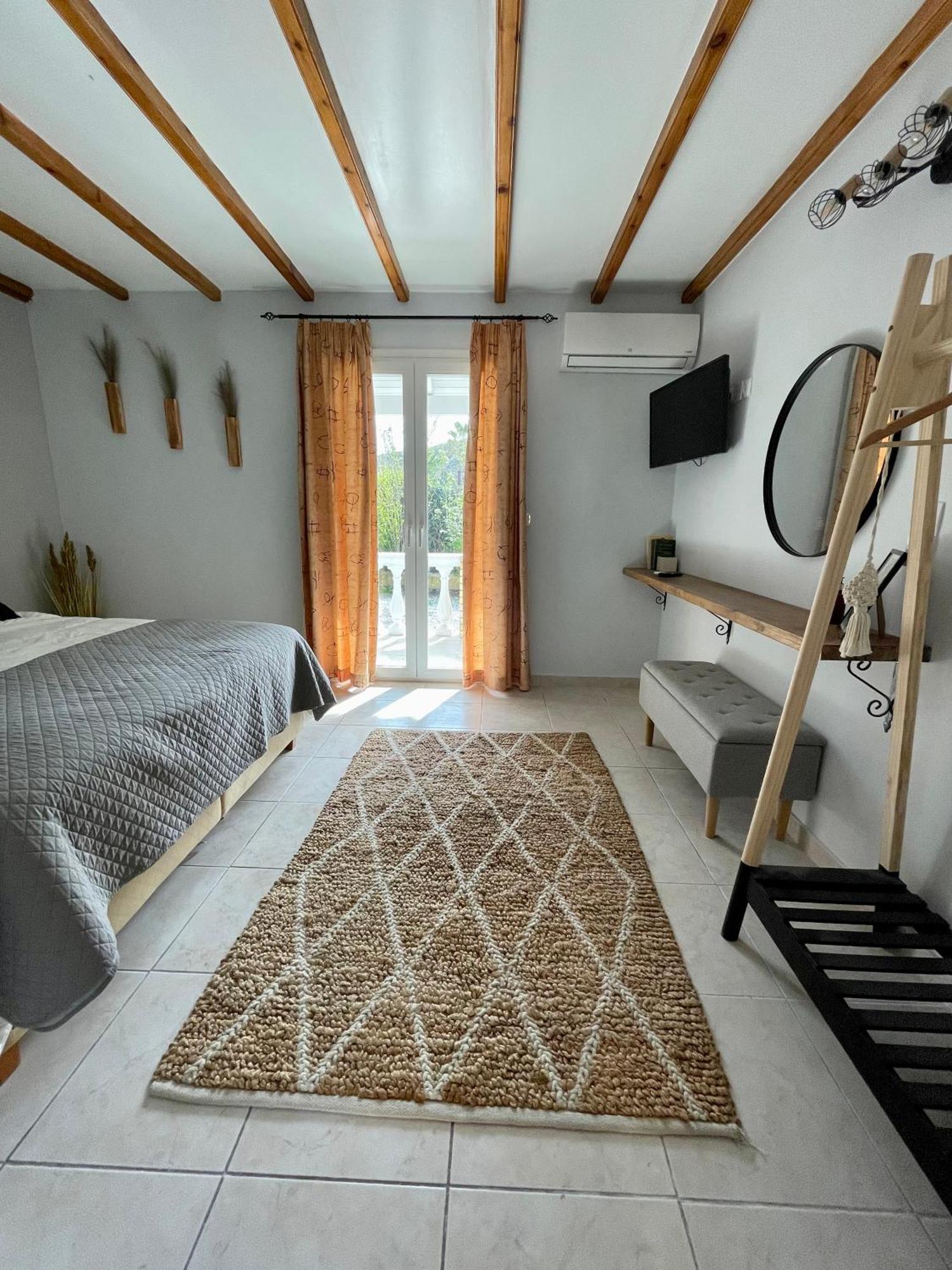 Euphoria Suites And Studios ซีดารี ภายนอก รูปภาพ